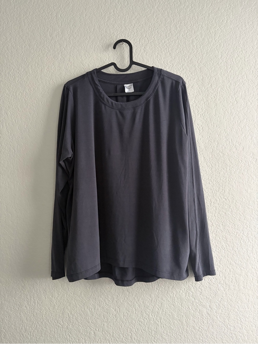 Athleta Long Sleeve Crew Neck Shirt - Charcoal Gray